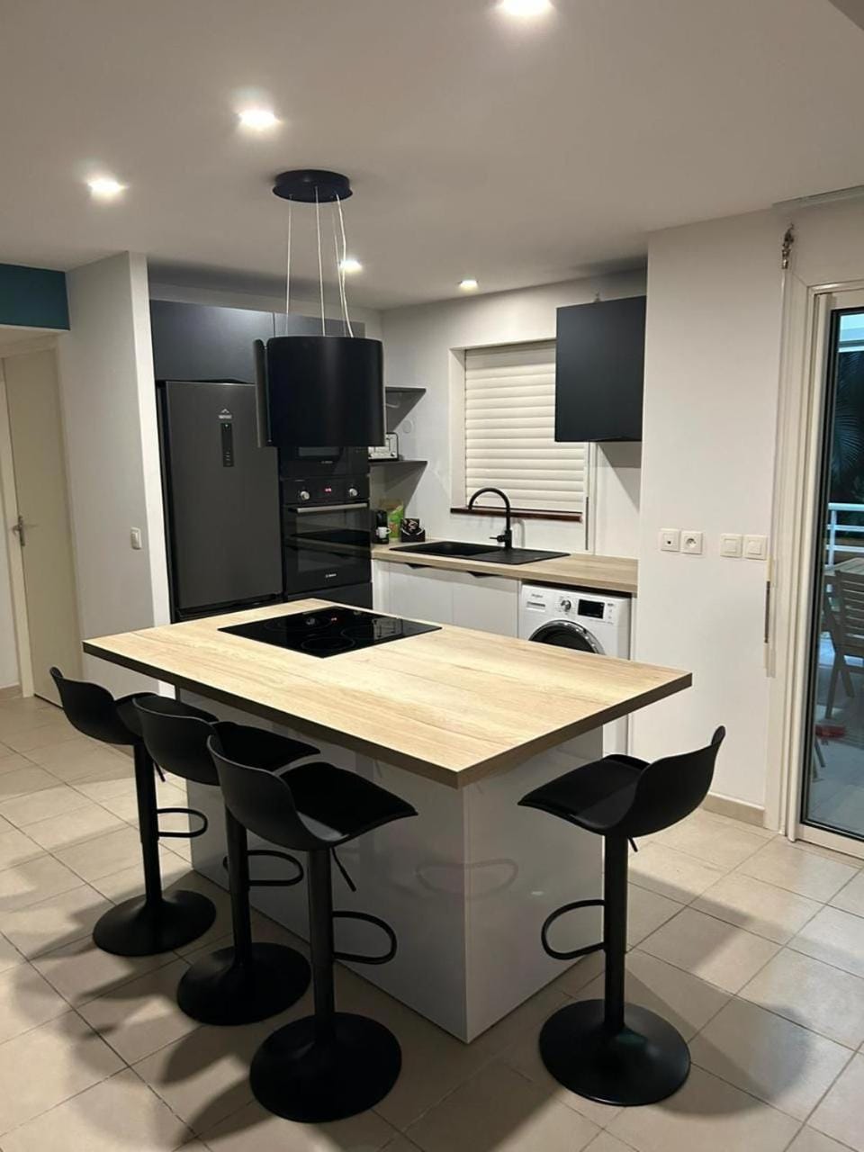Dining area, dishwasher, minibar, oven, stove, washing machine, dryer