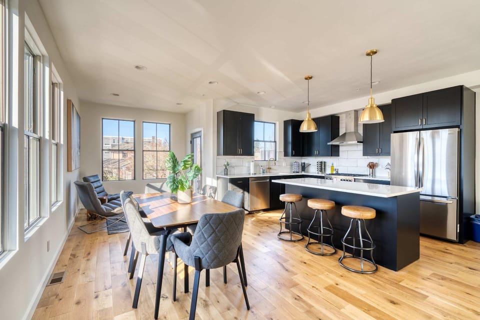 Cozy Perfect Portland Escape - Chefs Kitchen House in Portland
