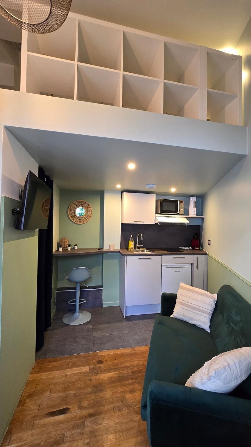 TV and multimedia, Kitchen or kitchenette, Living room