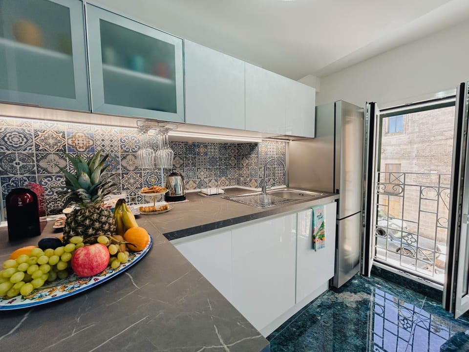 Breakfast, kitchen