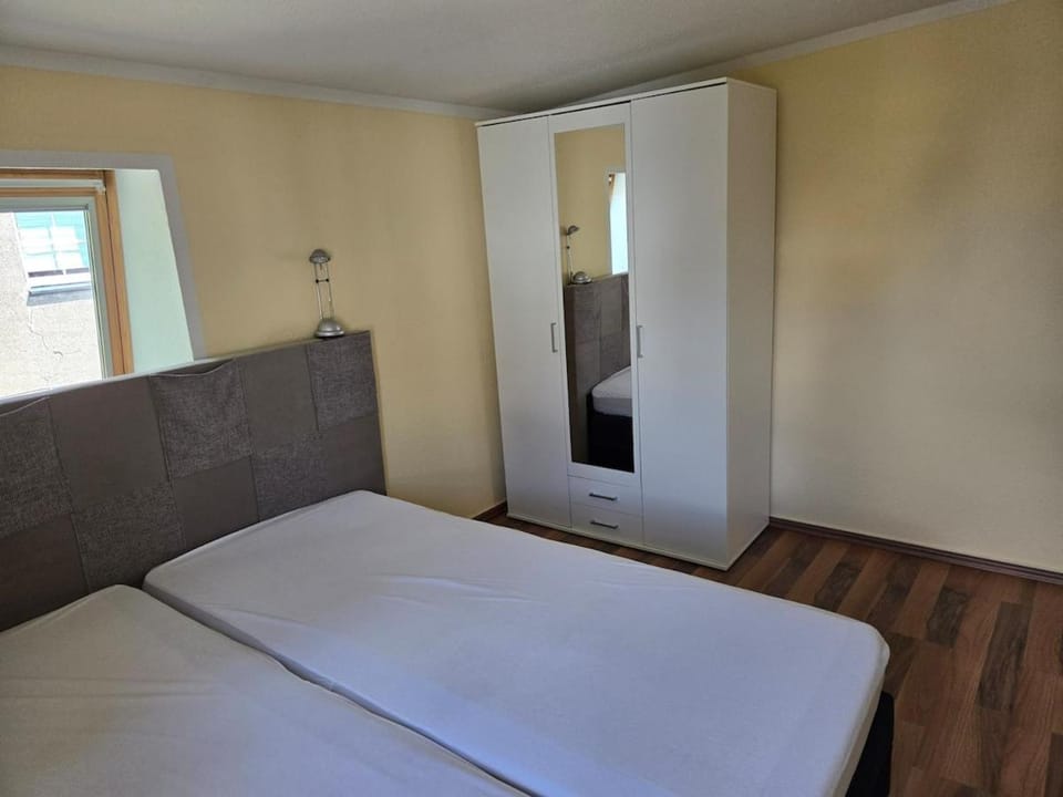 Bed, Bedroom, wardrobe
