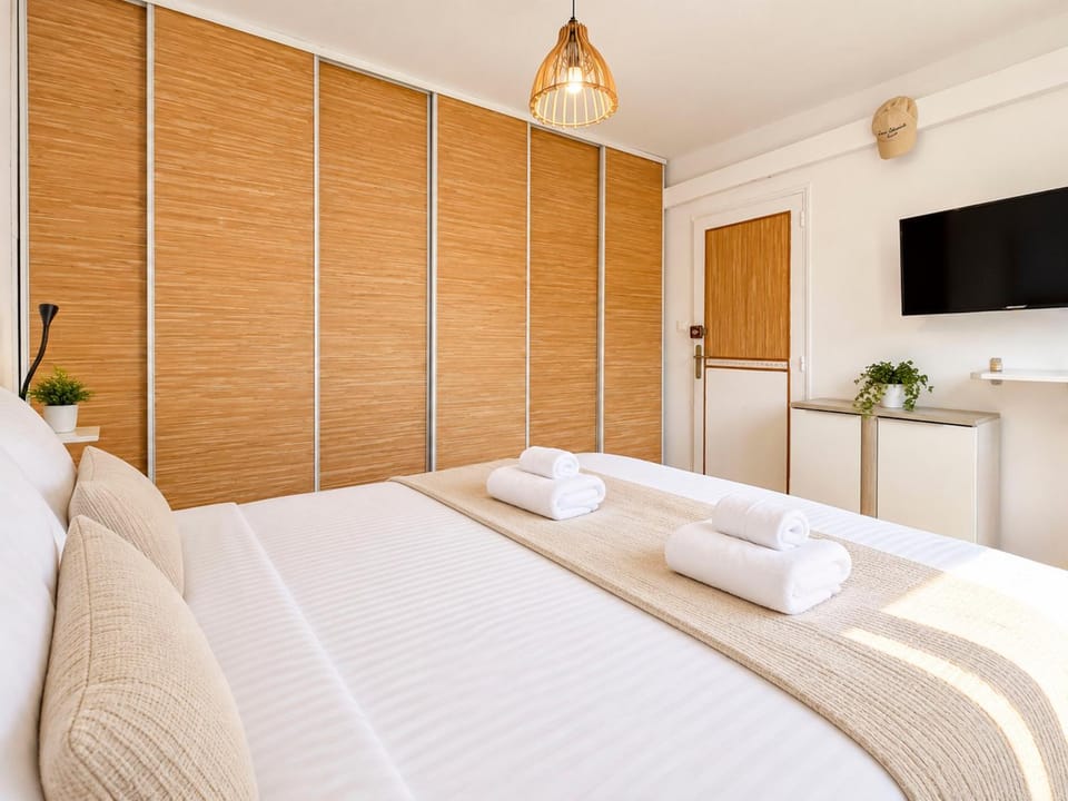 4 Chambres & Balcon Plein Sud Stationnement Privé Apartment in French Riviera