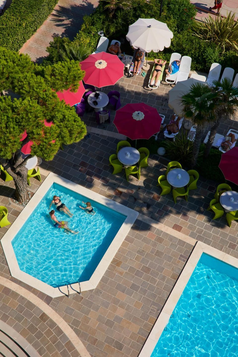 Balcony/Terrace, Swimming pool, sunbed