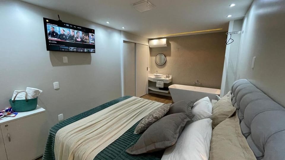 Loft novo com banheira de imersão a 5min da Vila Germânica ar e garagem Apartment in Blumenau