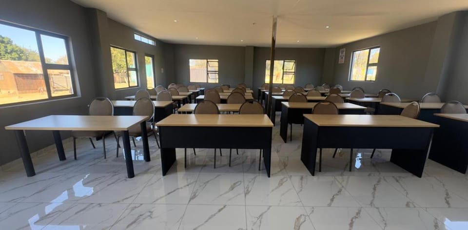 Coffee/tea facilities, Business facilities, internet