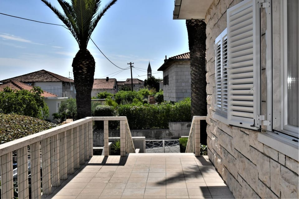 Property building, Facade/entrance, Neighbourhood