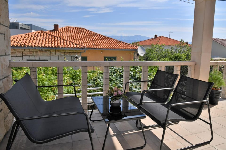 Neighbourhood, View (from property/room), Seating area