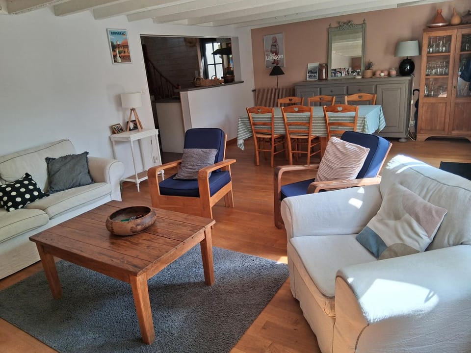 Living room, Seating area