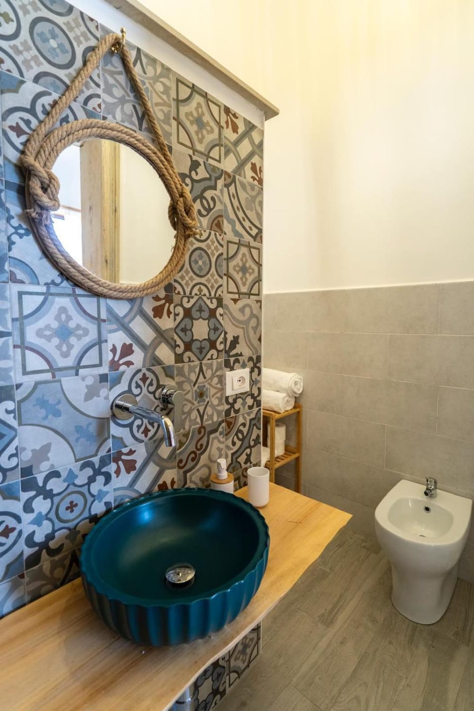 Bathroom, bidet
