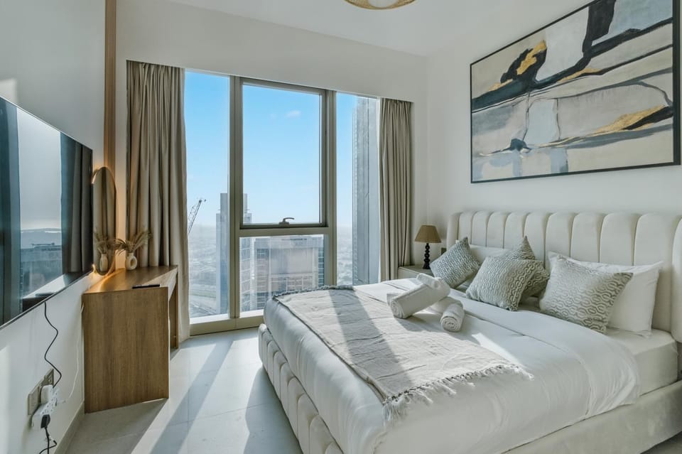 Downtown Luxury - 4 Minutes Walk to Dubai Mall & Burj Khalifa Apartment in Dubai