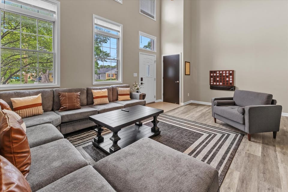 Spacious Town Home near ICC House in Indianapolis