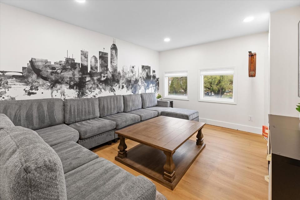 New Renovated Home near ICC Apartment in Indianapolis