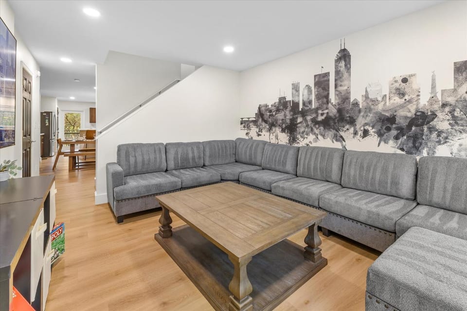 New Renovated Home near ICC Apartment in Indianapolis