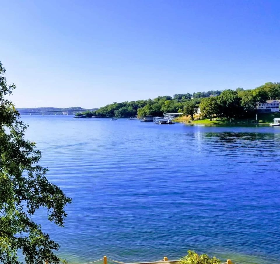WOW Location On the water Spectacular House in Osage Beach