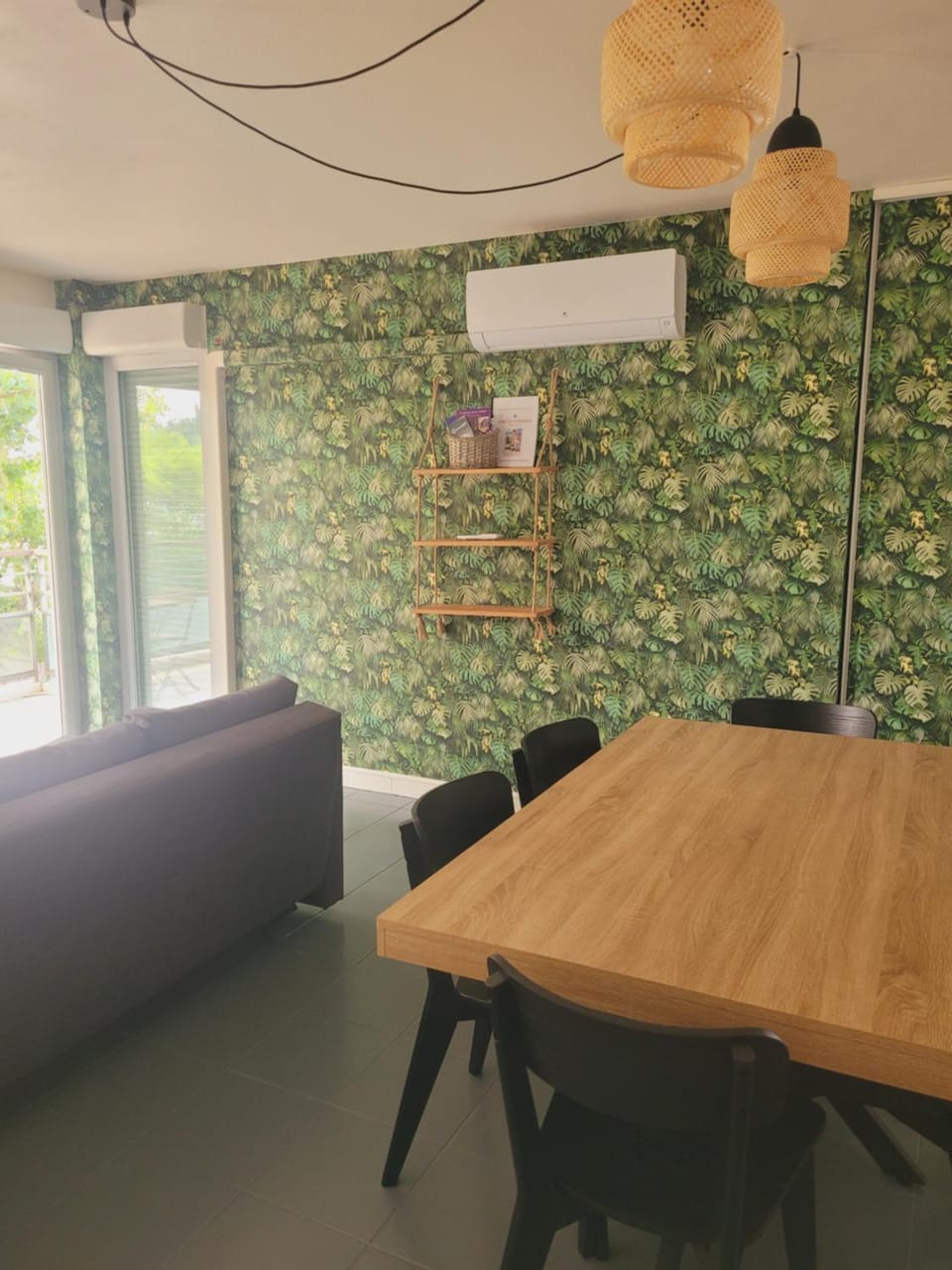 Living room, Dining area