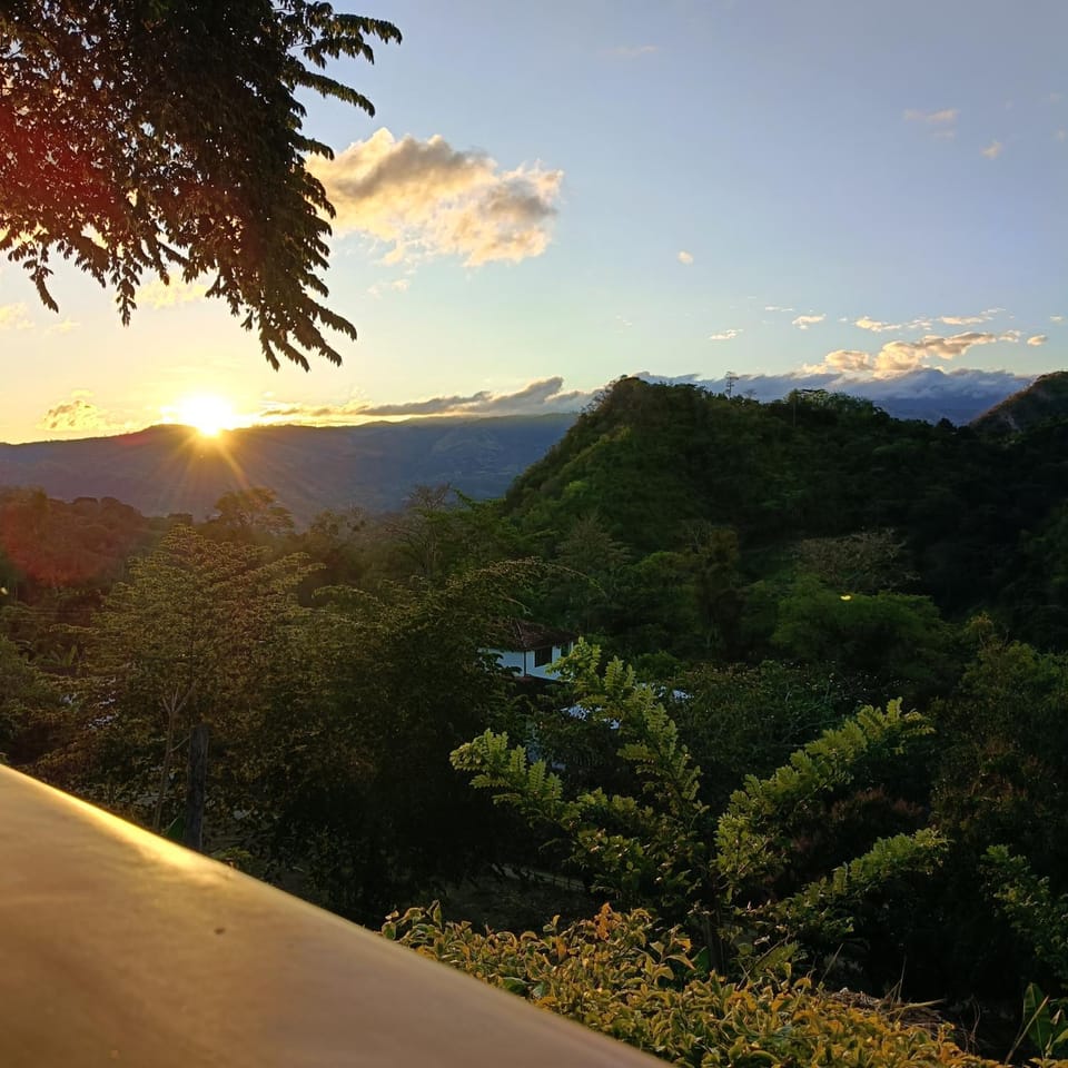 Capibara-Glamping Cabaña House in Cundinamarca, Colombia
