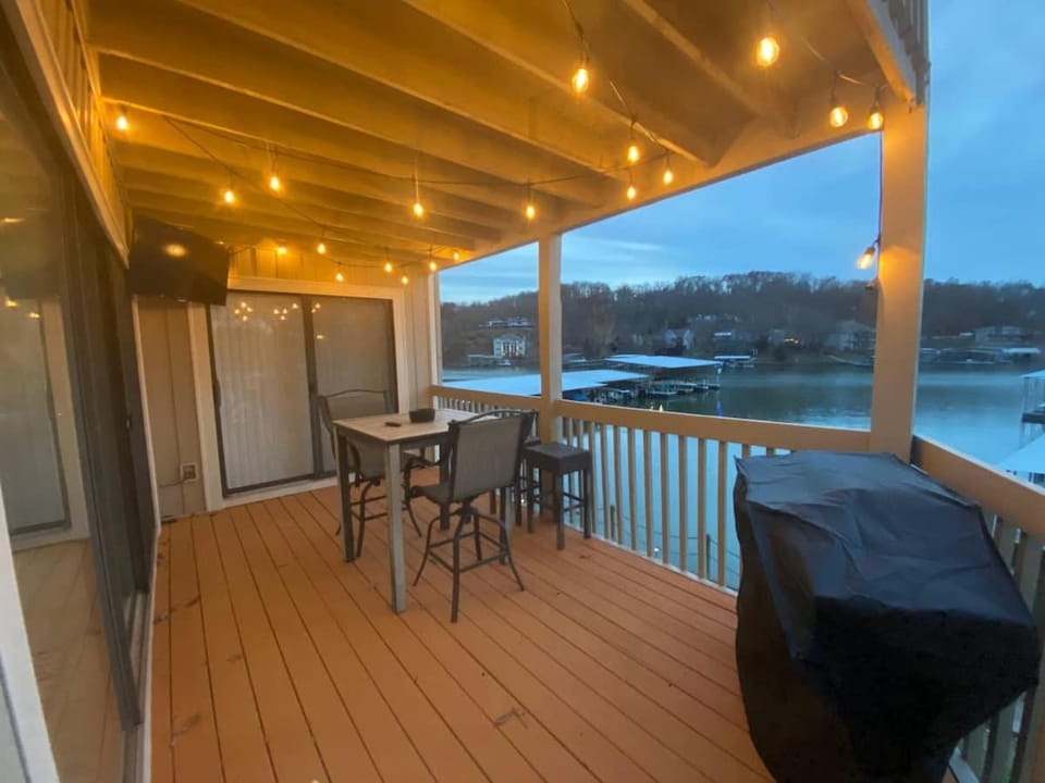Lake Life Reimagined -best location best view 17mm House in Osage Beach