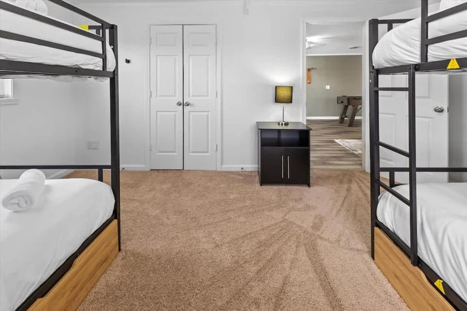 6BR Family Home by Grand Park House in Westfield