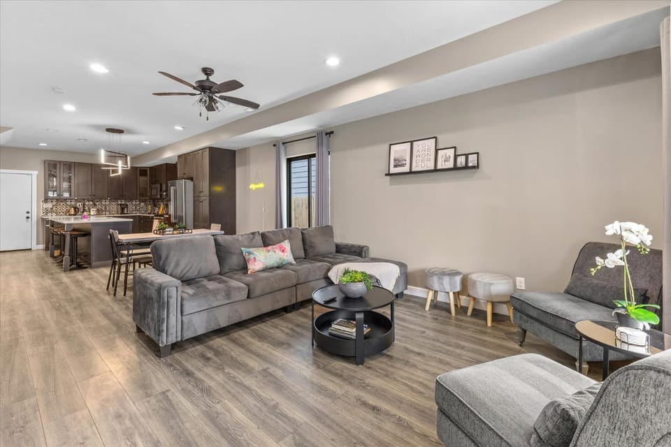 DT Modern 5BR with BBQ and more House in Indianapolis