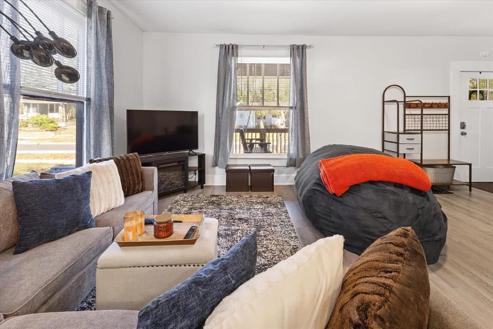 Beautiful Broad Ripple House House in Meridian-Kessler