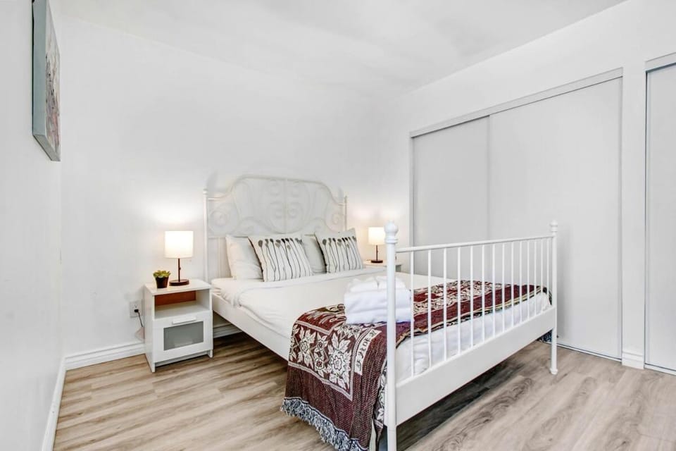 Cozy Guesthouse near Downtown Alhambra Apartment in Alhambra