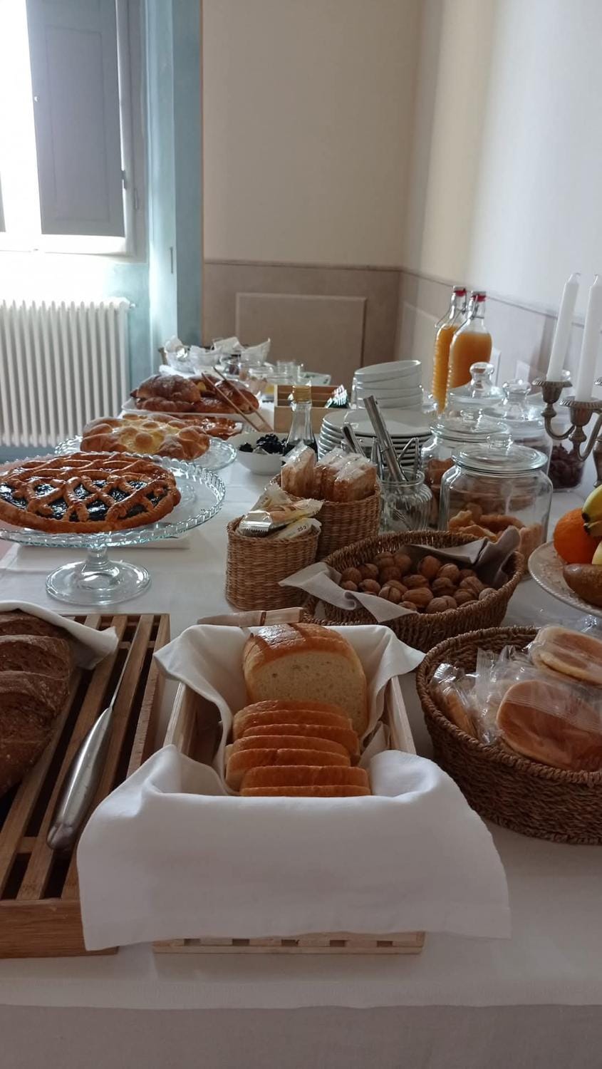 Food and drinks, Food, Breakfast, Continental breakfast, Buffet breakfast