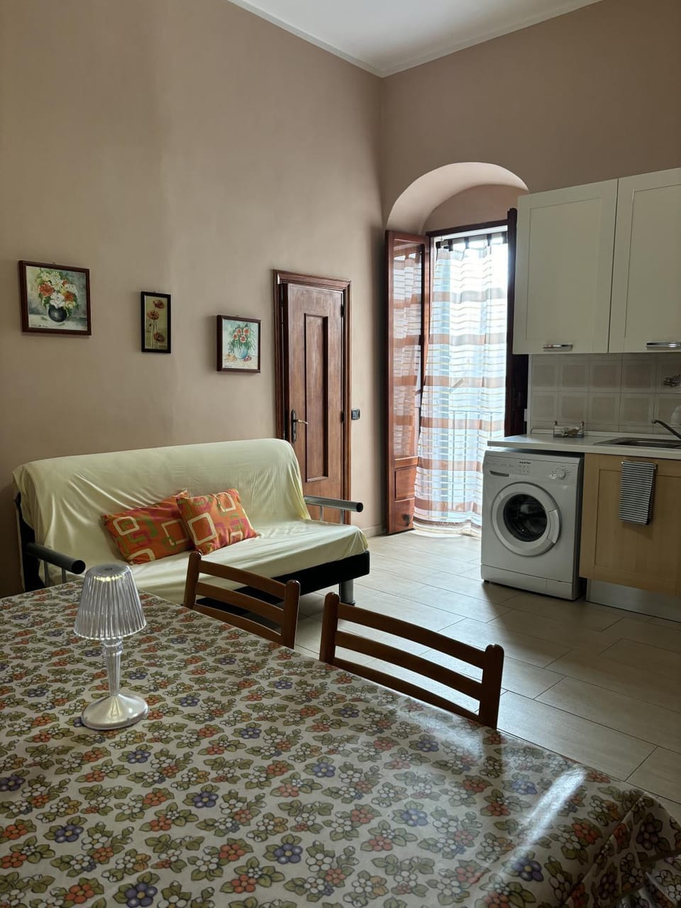 Kitchen or kitchenette, Living room, Dining area, washing machine
