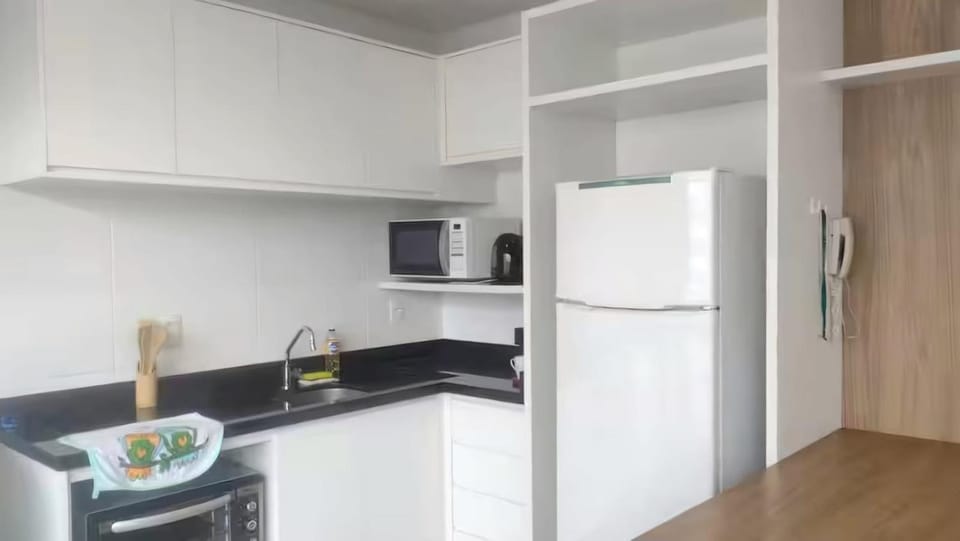 Kitchen or kitchenette, oven, stove