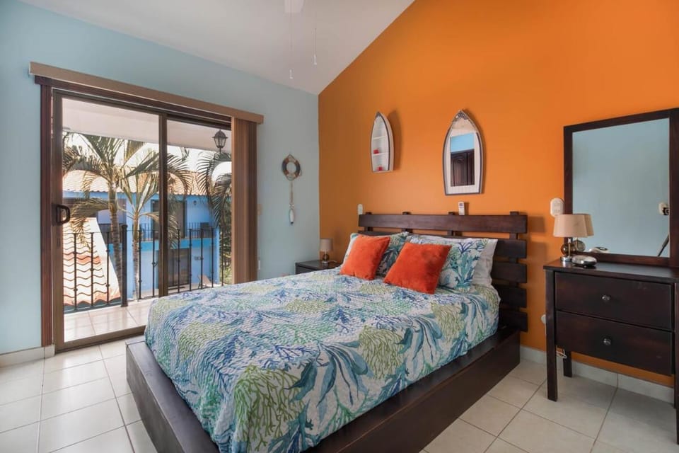 Coco - Laguna Azul Poolside Condo Apartment in Coco