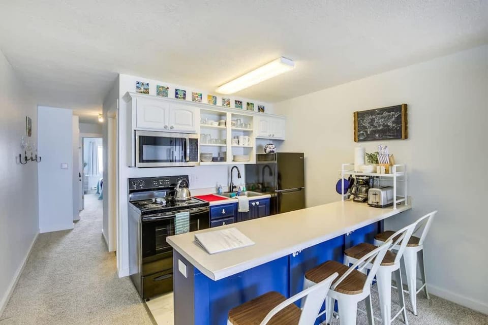 Oceanfront Suite - Top Floor - Pool and Sauna - Sleeps 6 House in Lincoln City