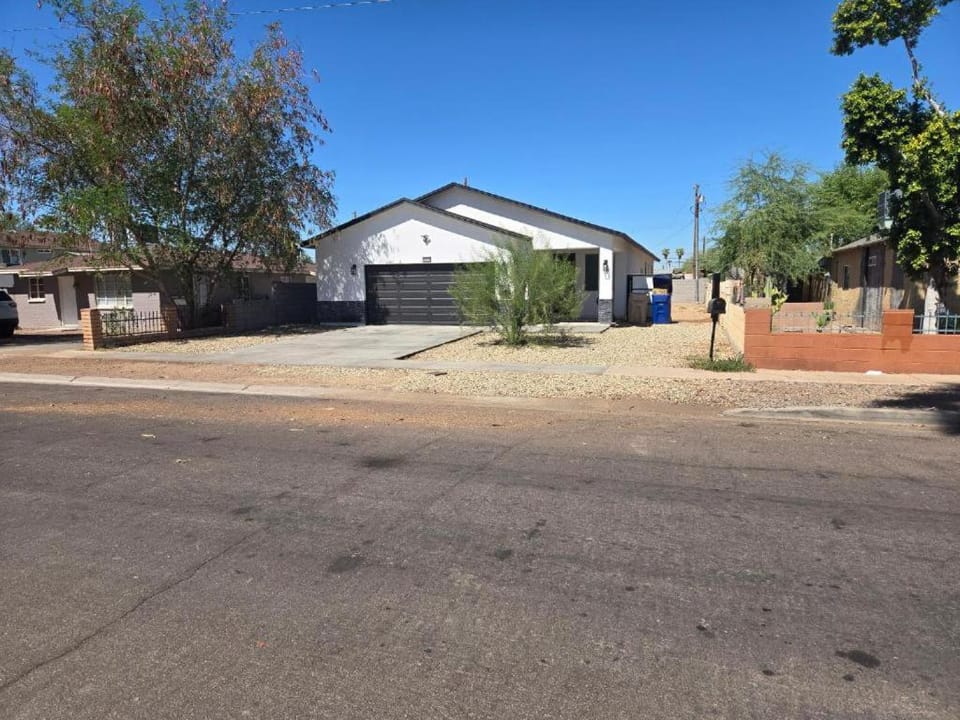 Casita in back house Not a hotel shared living Vacation rental in Glendale