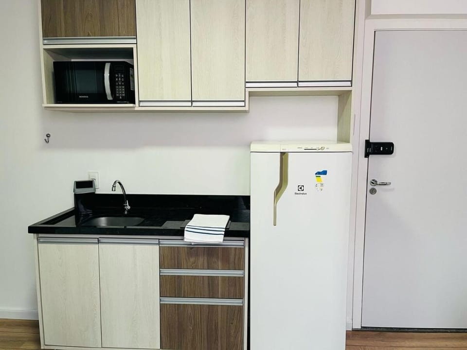 microwave, minibar, stove