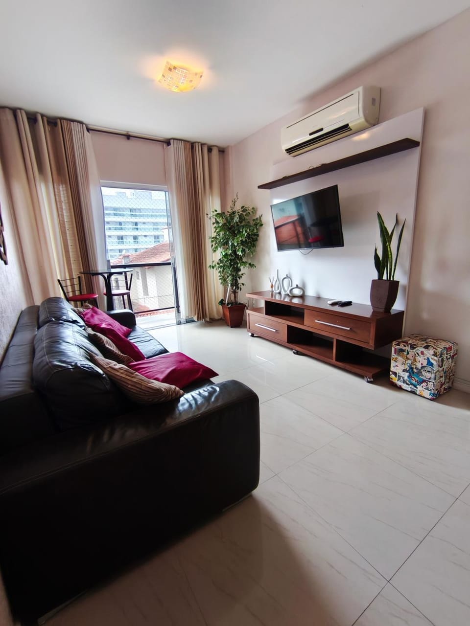 Communal lounge/ TV room, Seating area, air conditioner