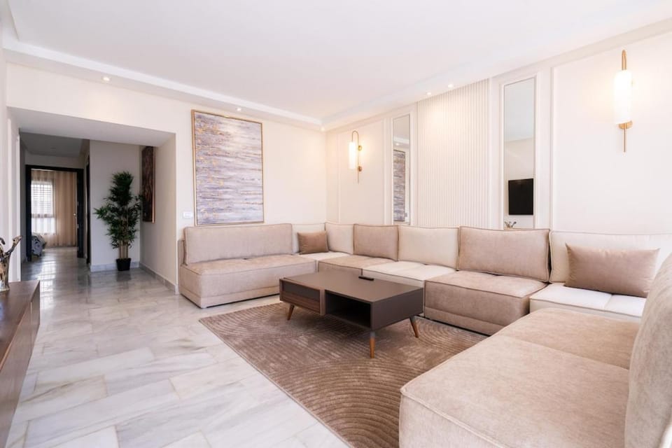 Le yacht palace beachfront residence 2 BR 2 BA Apartment in Casablanca