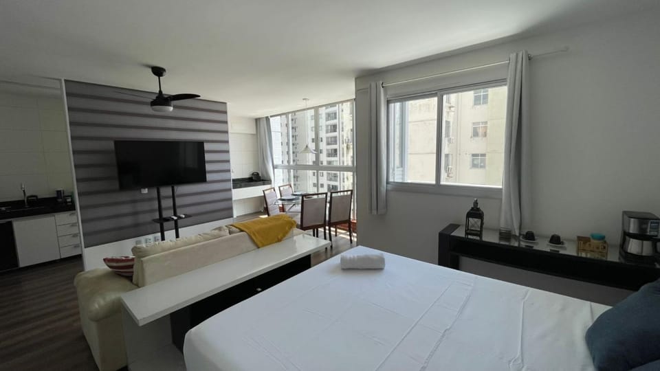 Bed, TV and multimedia, Coffee/tea facilities, Living room, Bedroom