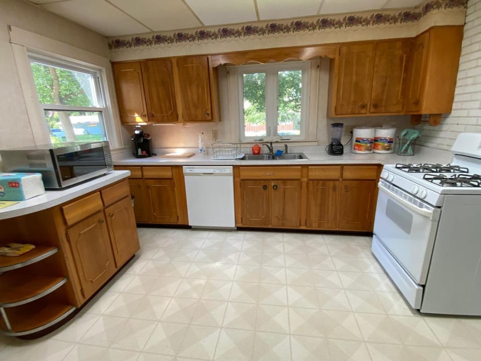 Amazing 5 Bedrooms Deal up to 10 Guests House in Minnesota