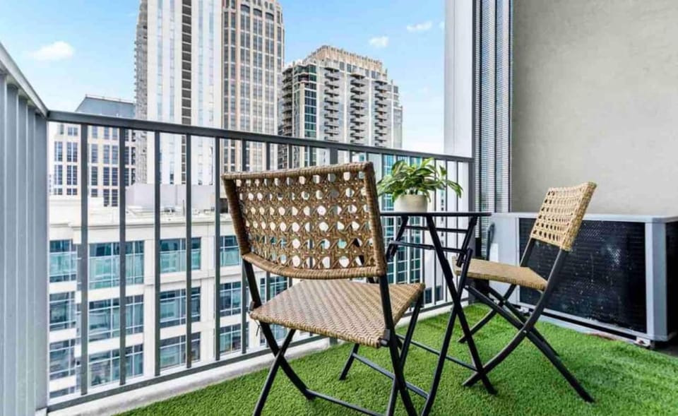 Luxury Midtown High Rise wpool! Apartment in Atlanta