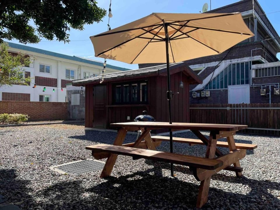 Property building, Day, Inner courtyard view
