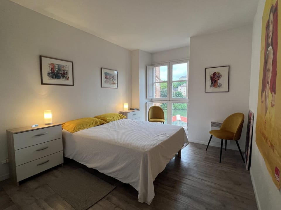 Bed, Bedroom