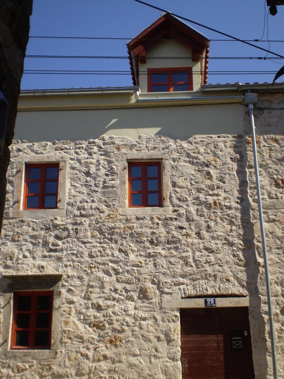 Facade/entrance