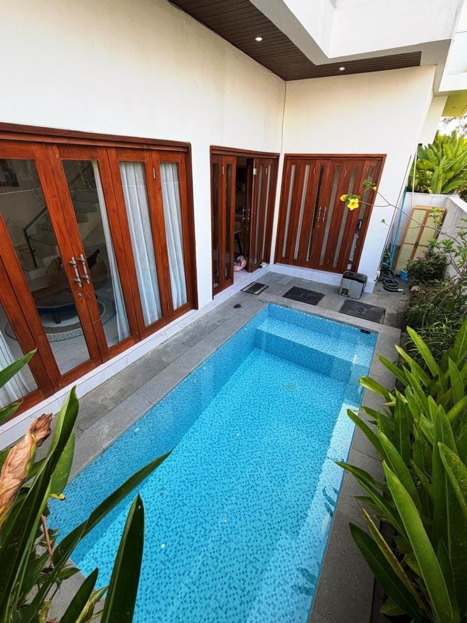 Property building, Swimming pool