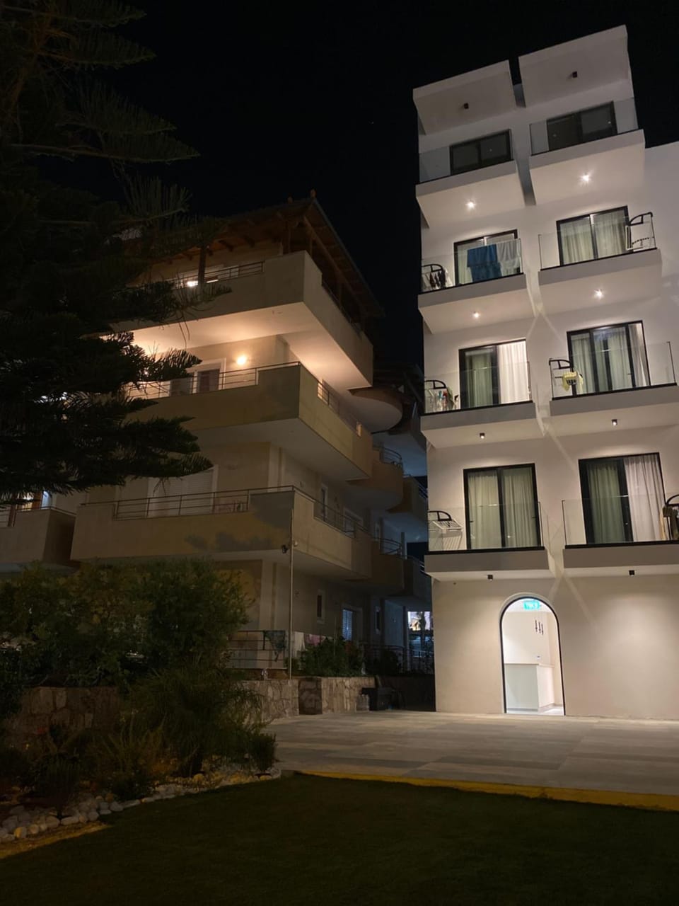 Central O & S Hotel Hotel in Ksamil