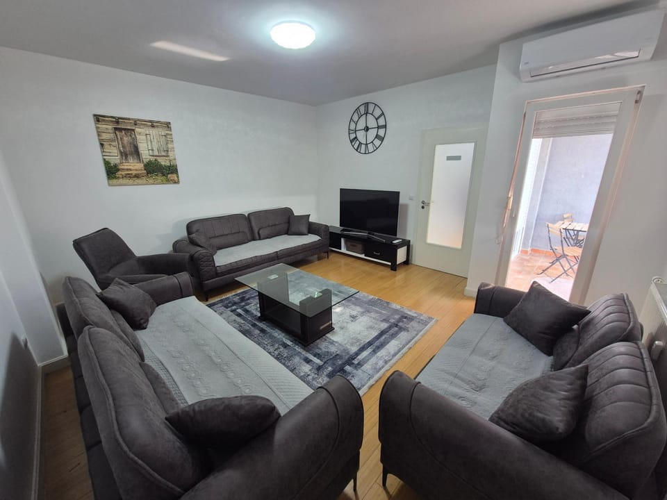 Nice apartment next o Rruga B and Muharrem Fejza Apartment in Europe