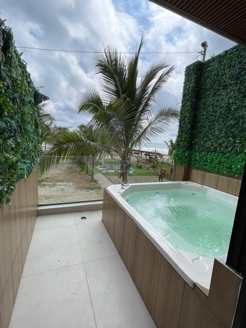 Day, Natural landscape, Hot Tub