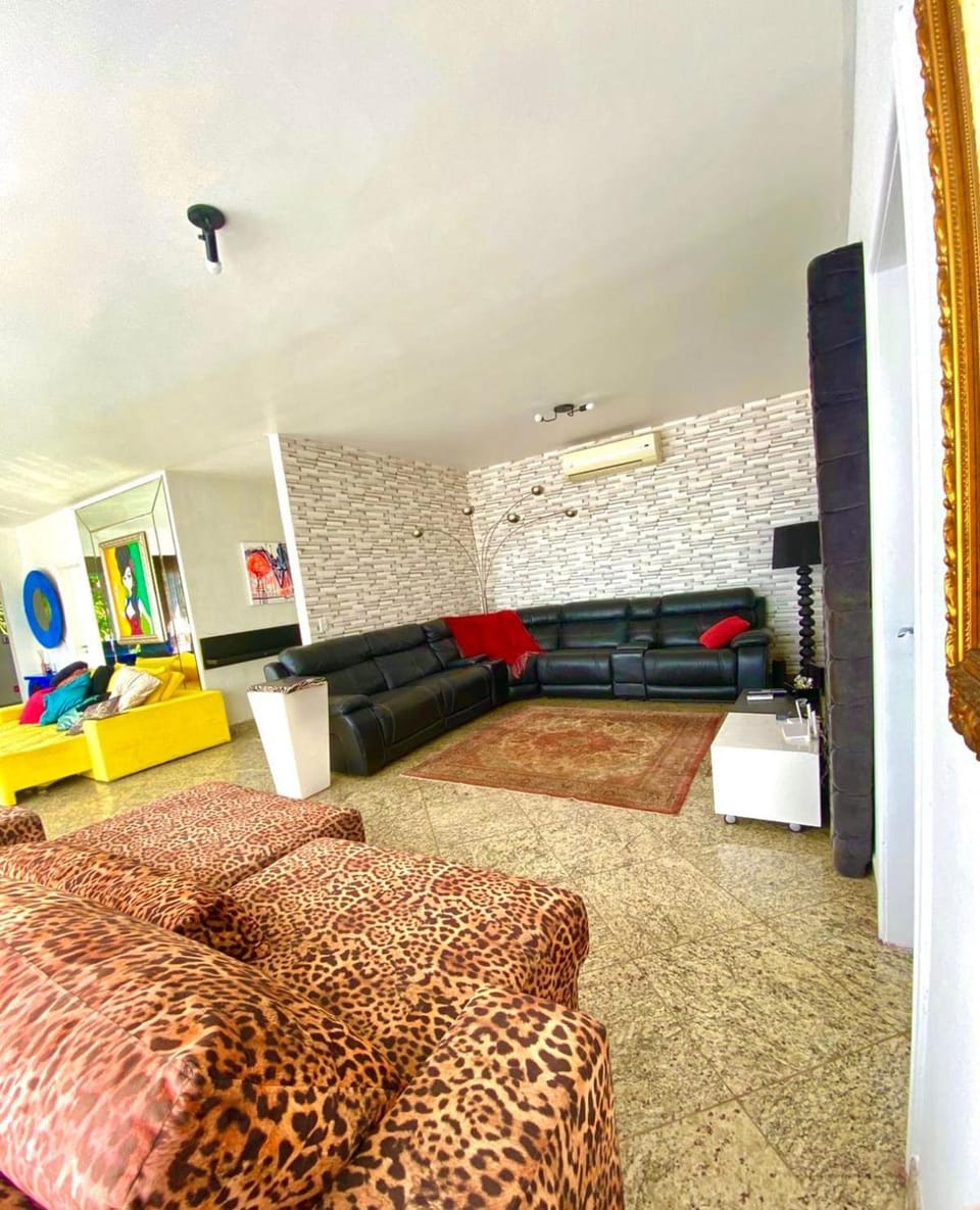 Communal lounge/ TV room, TV and multimedia, Living room, Seating area