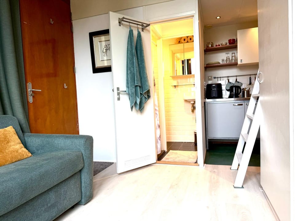 Cosy Studio, with outdoor swimming Apartment in Amsterdam