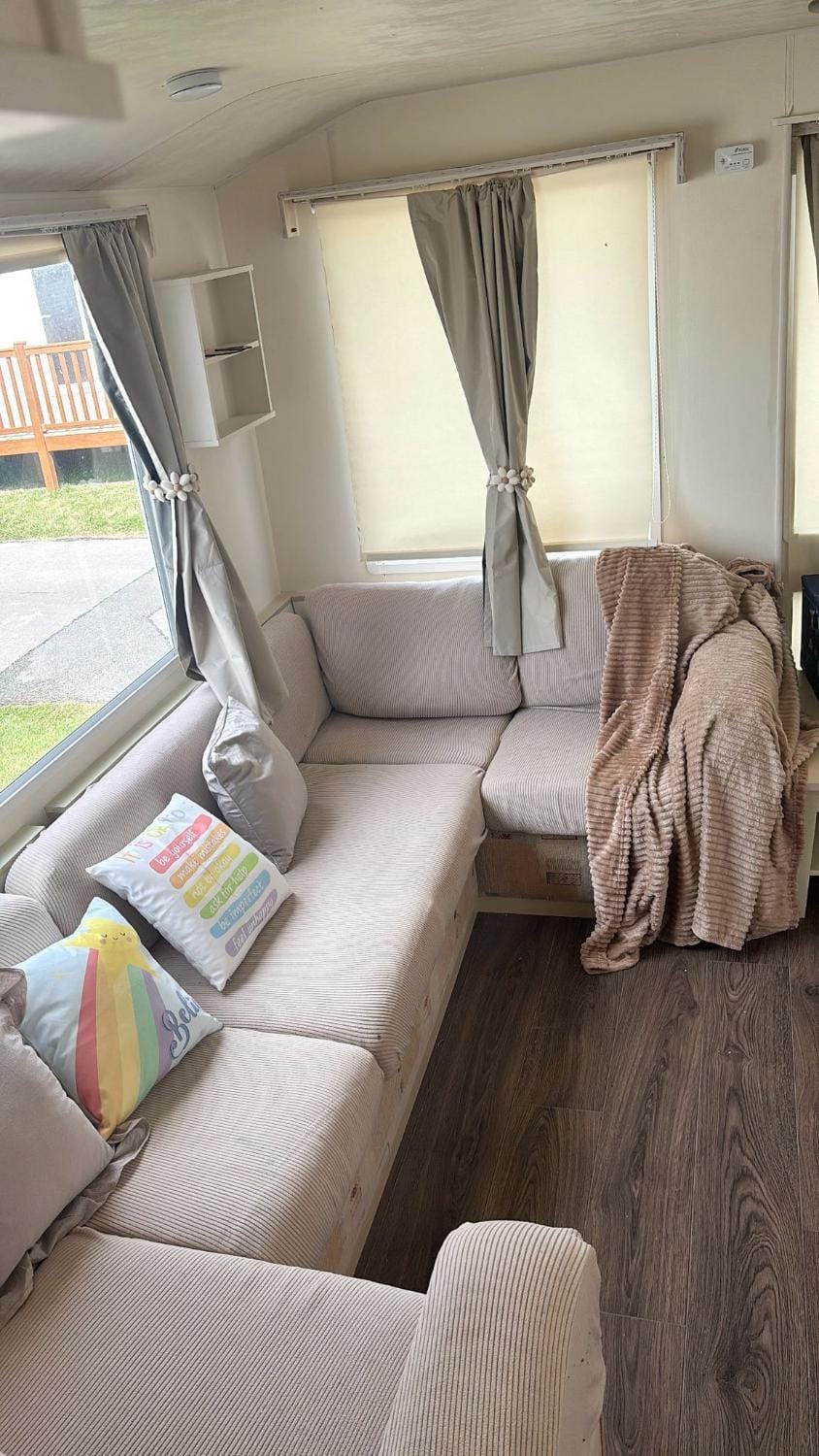 6 Birth Caravan - Autism Friendly Campground/ 
RV Resort in Towyn