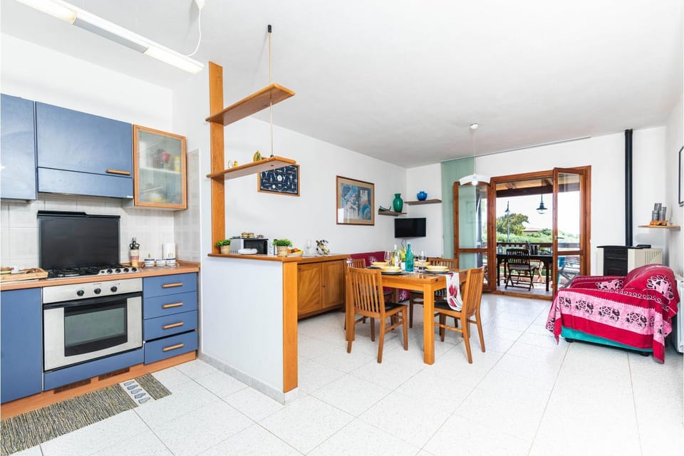 Patio, kitchen