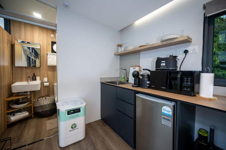 Coffee/tea facilities, toaster