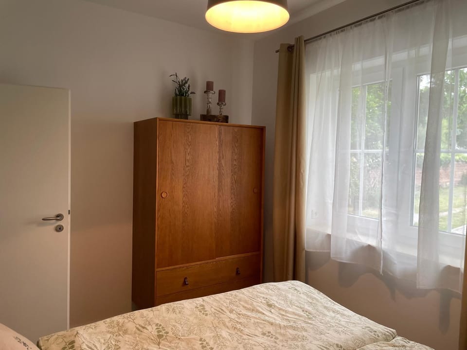 Bedroom, wardrobe